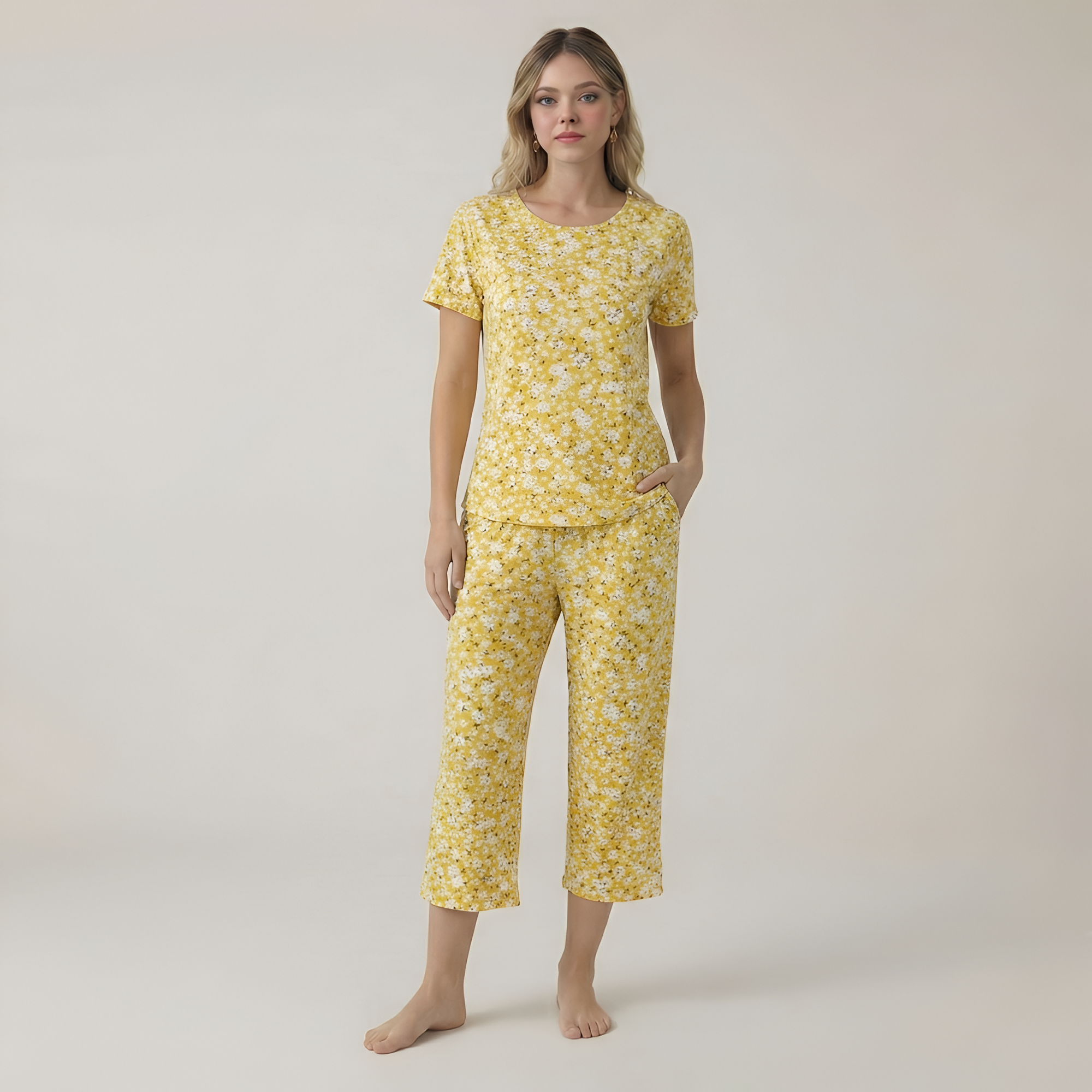 Short Sleeve Printed Capri Pajama Set For Women — view 5