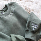 Personalized Mama Sweatshirt Featuring Names On Sleeve | SLIMG:7095772941858655949