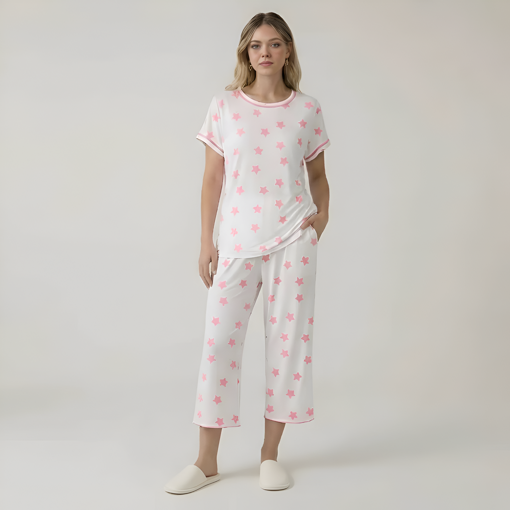 Short Sleeve Star Printed Capri Pajama Set For Women — view 4