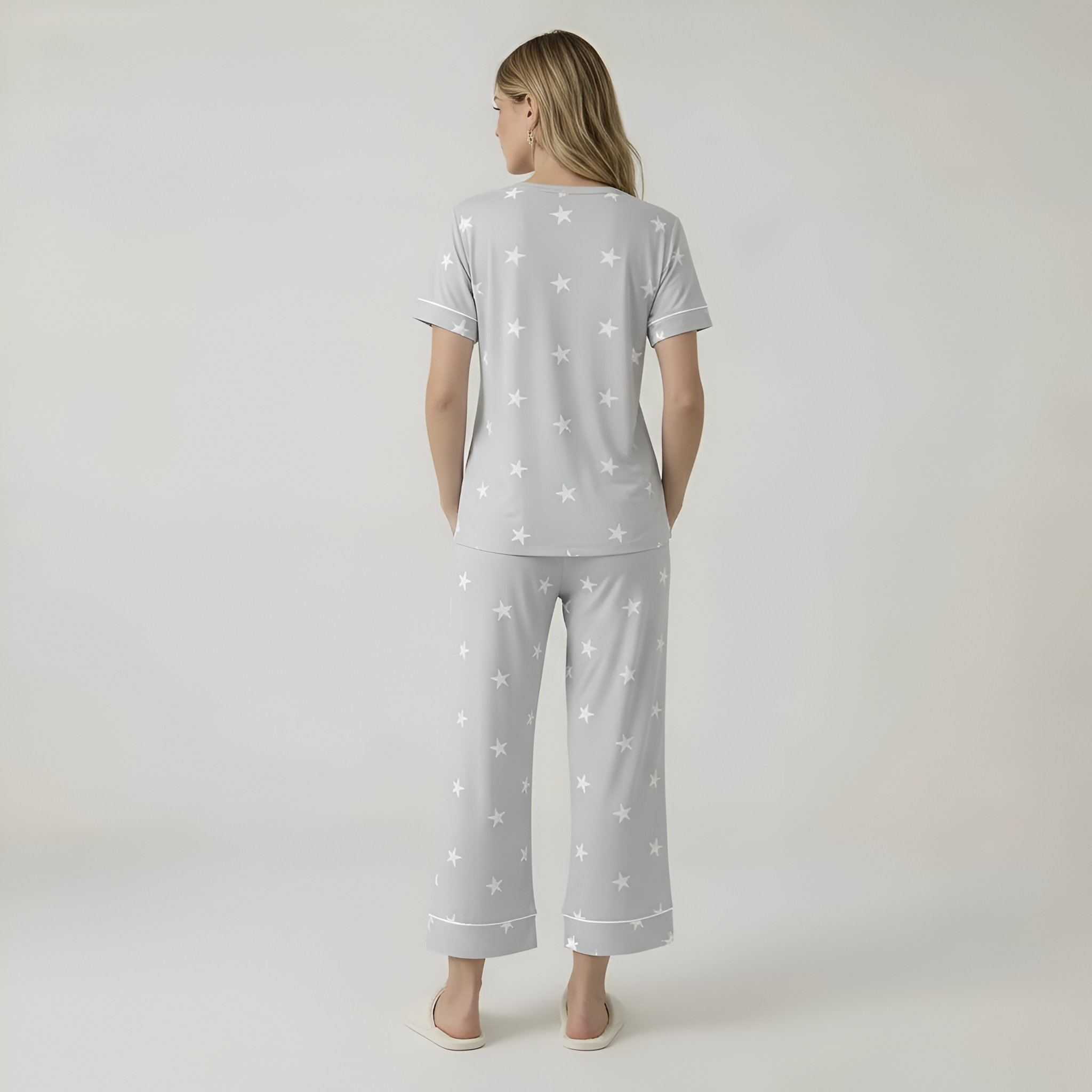 Short Sleeve Star Printed Capri Pajama Set For Women — view 3
